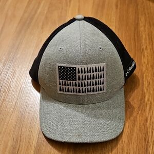 Columbia Unisex Fitted Flag Black And Gray Baseball Hat Size S/M